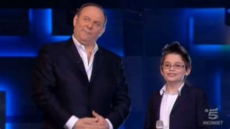 replica canale 5 questa sera